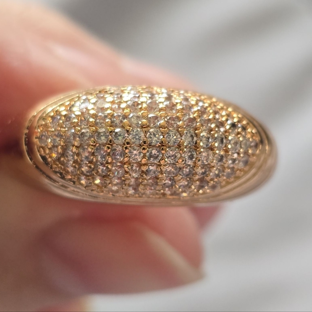 Elegant Gold Women's Ring